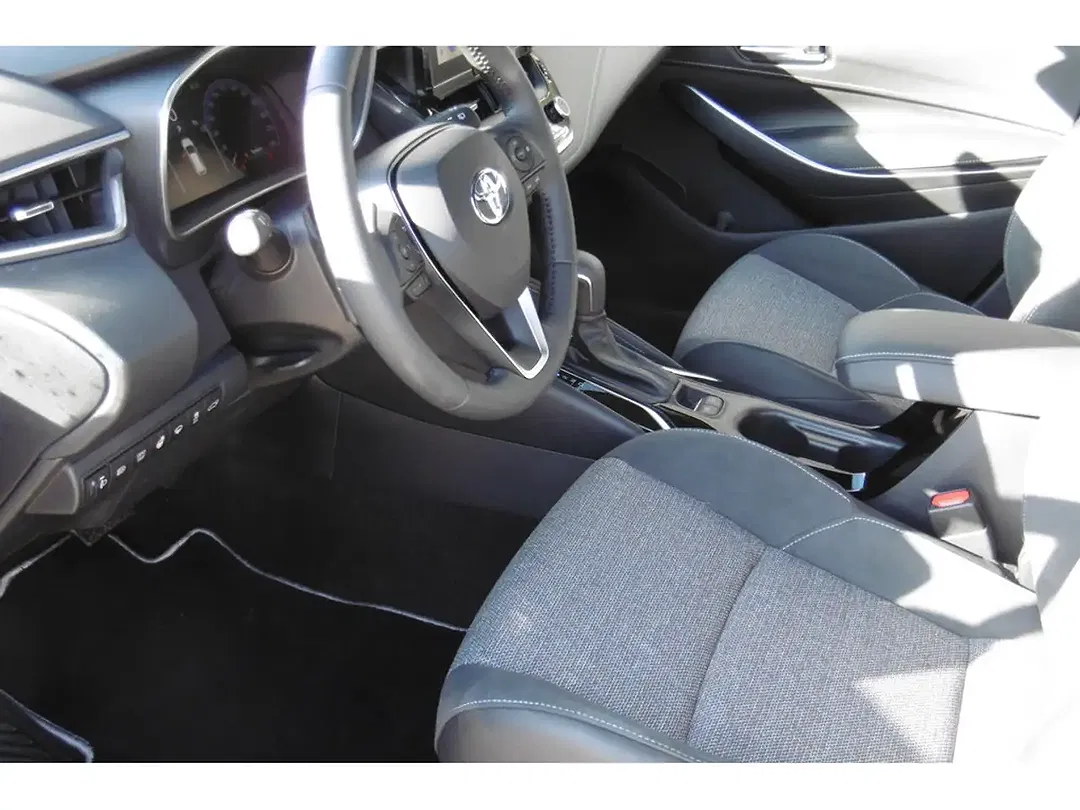 Toyota Corolla - Thumbnail 8