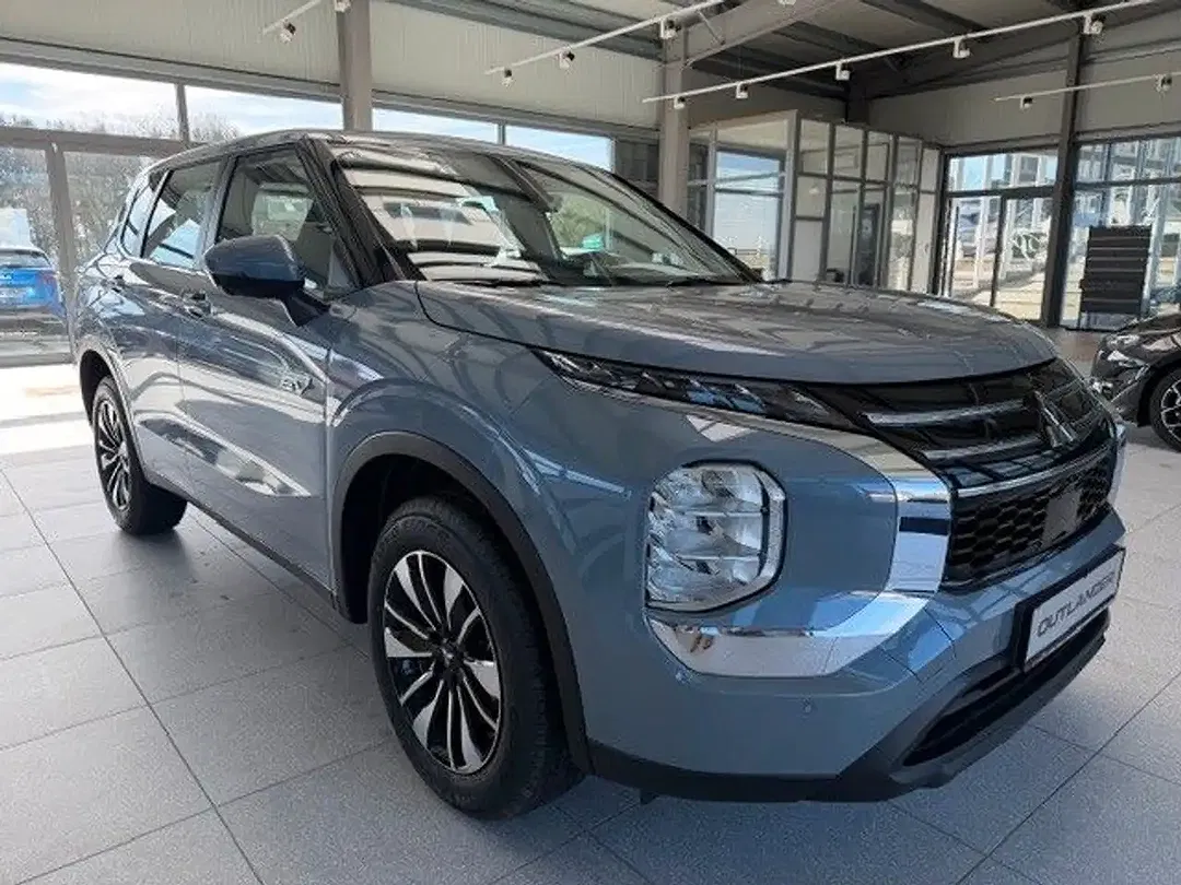 Mitsubishi Outlander - Thumbnail 13
