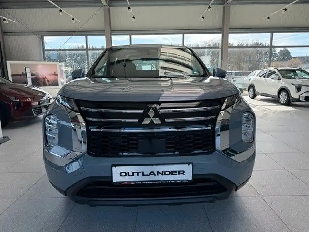 Mitsubishi Outlander - Thumbnail 14