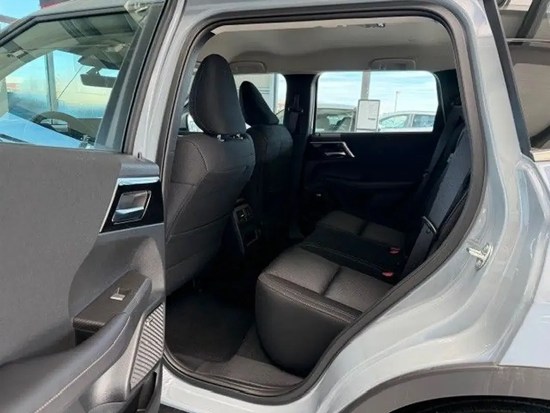 Mitsubishi Outlander - Thumbnail 5