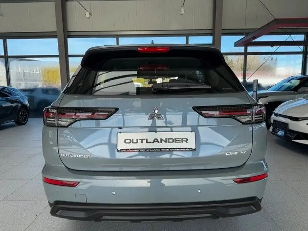 Mitsubishi Outlander - Thumbnail 7