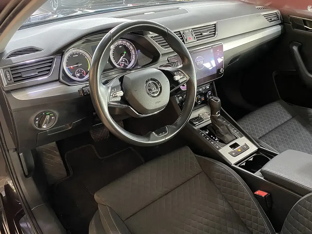 Skoda Superb - Thumbnail 12