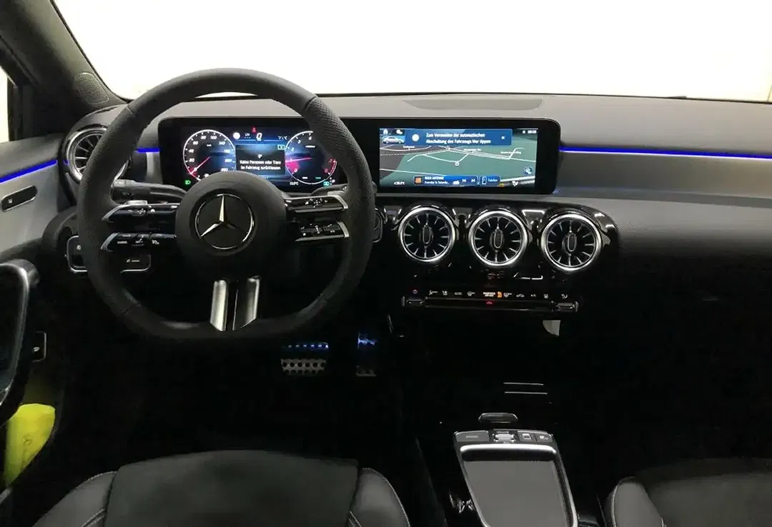 Mercedes-Benz A 200 - Thumbnail 8