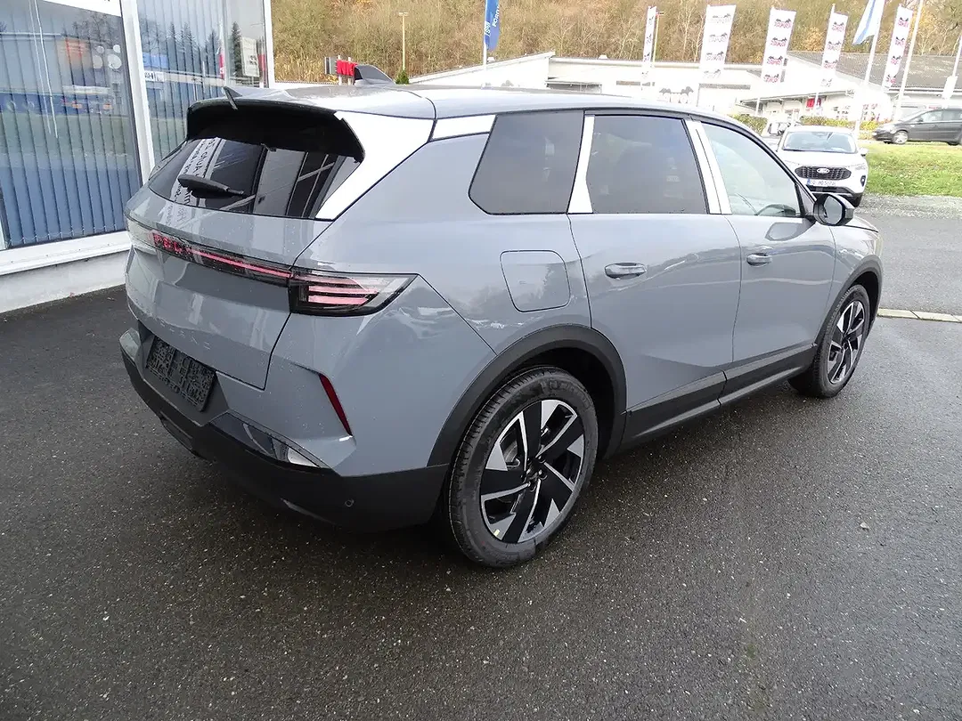 Opel Grandland - Thumbnail 2
