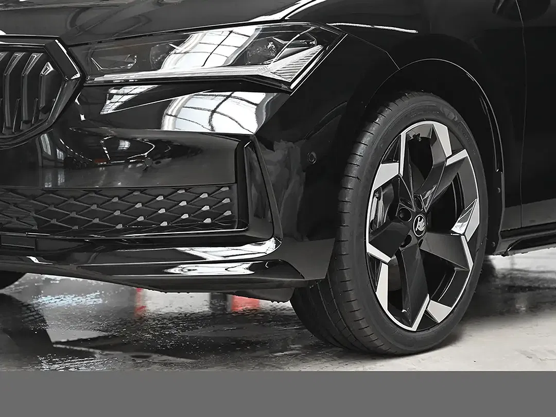 Skoda Superb - Thumbnail 6