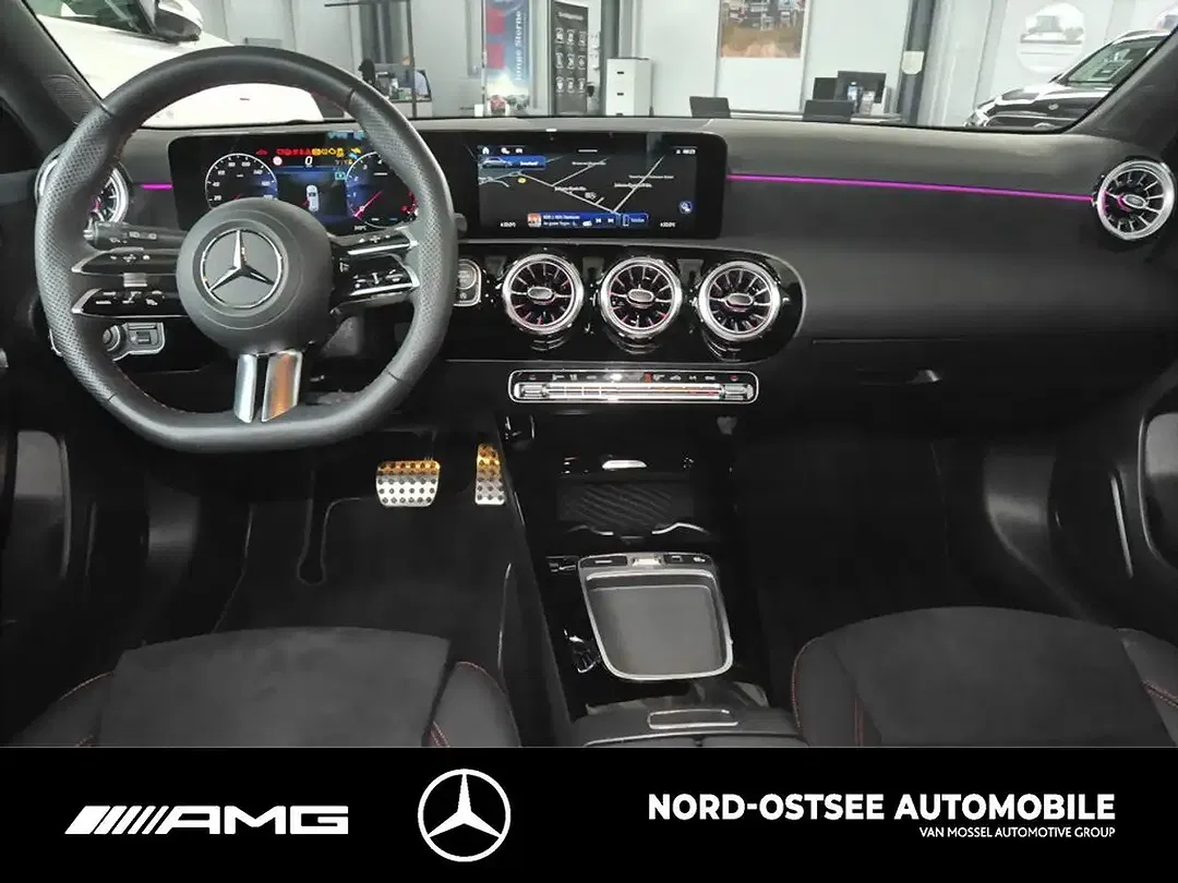 Mercedes-Benz A 200 - Thumbnail 10