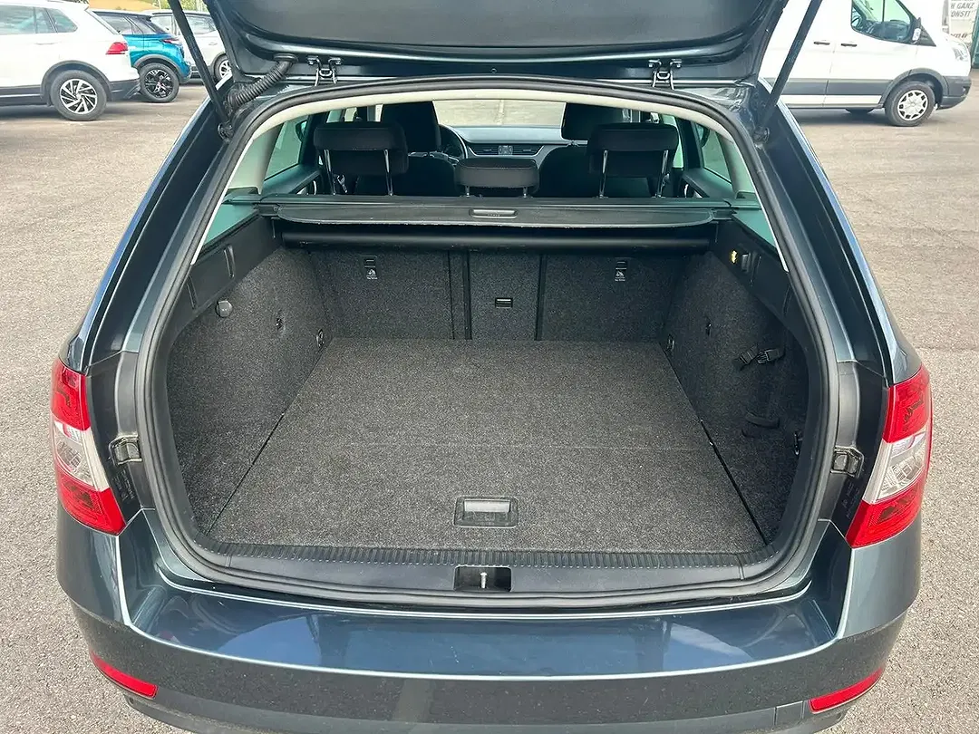 Skoda Octavia - Thumbnail 12