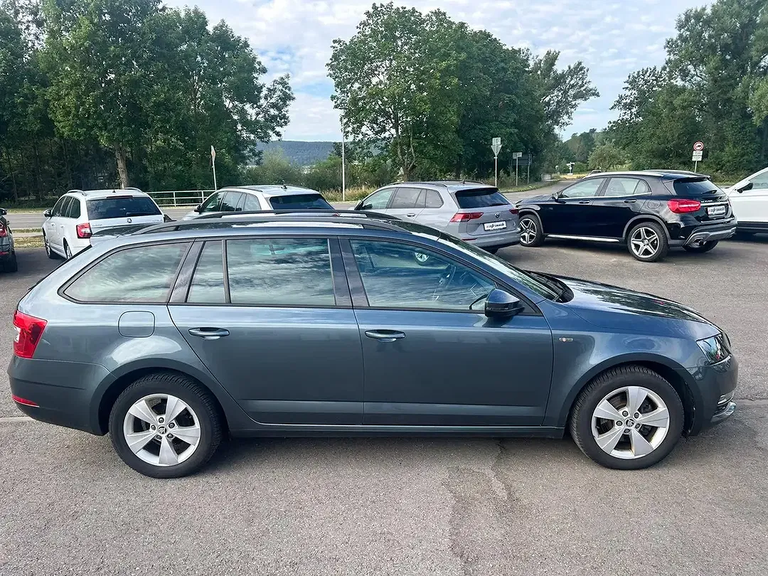 Skoda Octavia - Thumbnail 4