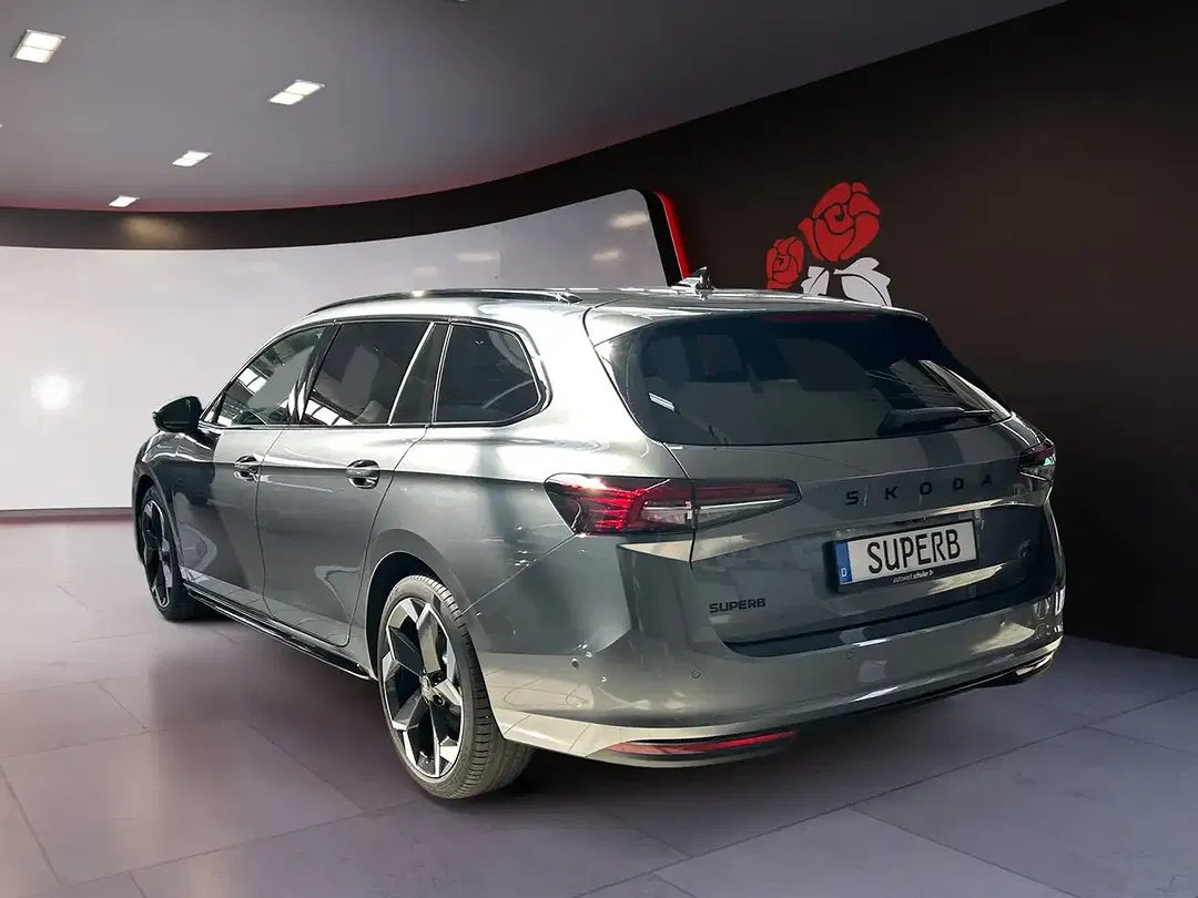 Skoda Superb - Thumbnail 3