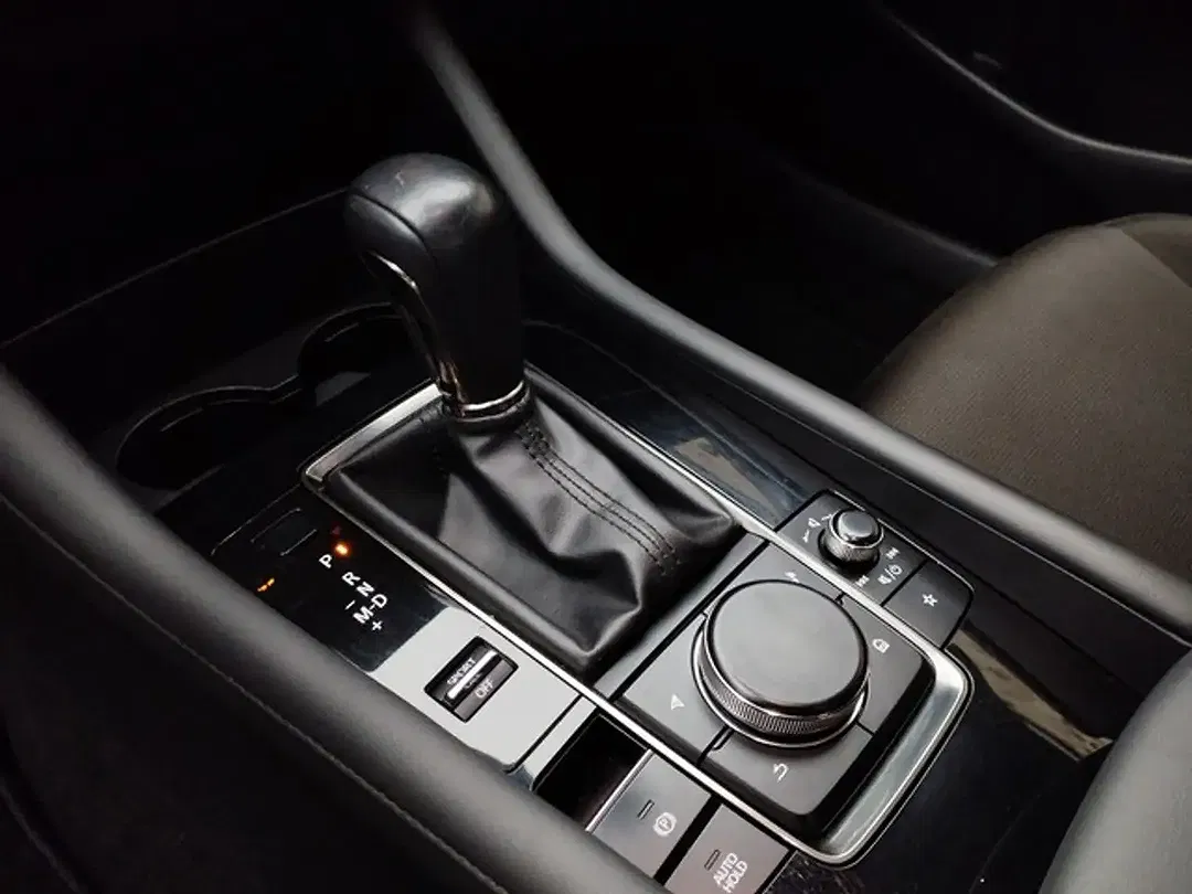 Mazda 3 - Thumbnail 12