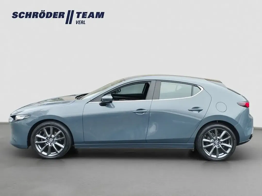 Mazda 3 - Thumbnail 2