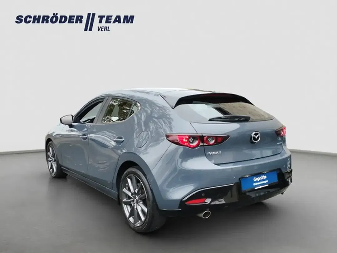 Mazda 3 - Thumbnail 3