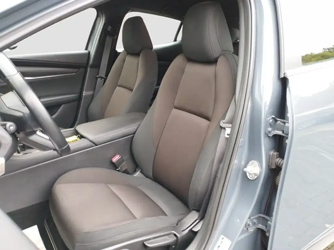 Mazda 3 - Thumbnail 5
