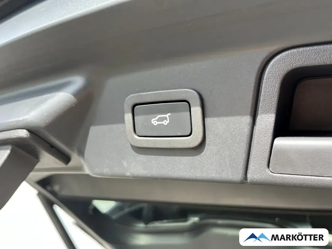 Land Rover Range Rover Velar - Thumbnail 7