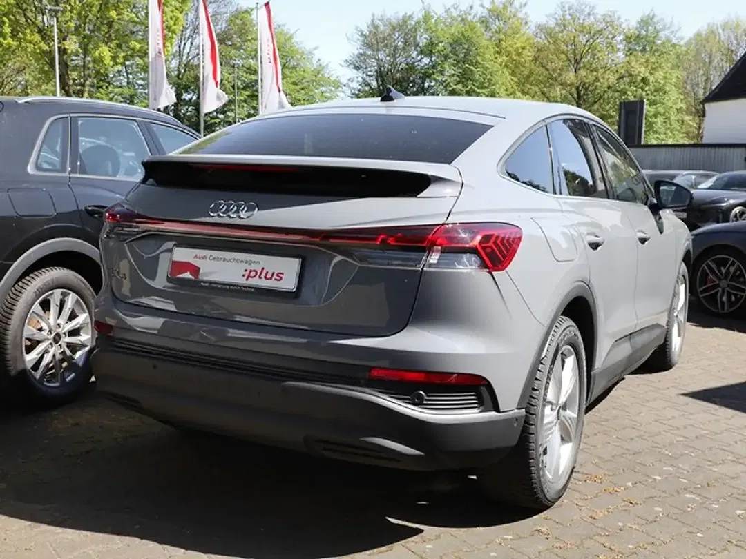 Audi Q4 e-tron - Thumbnail 2