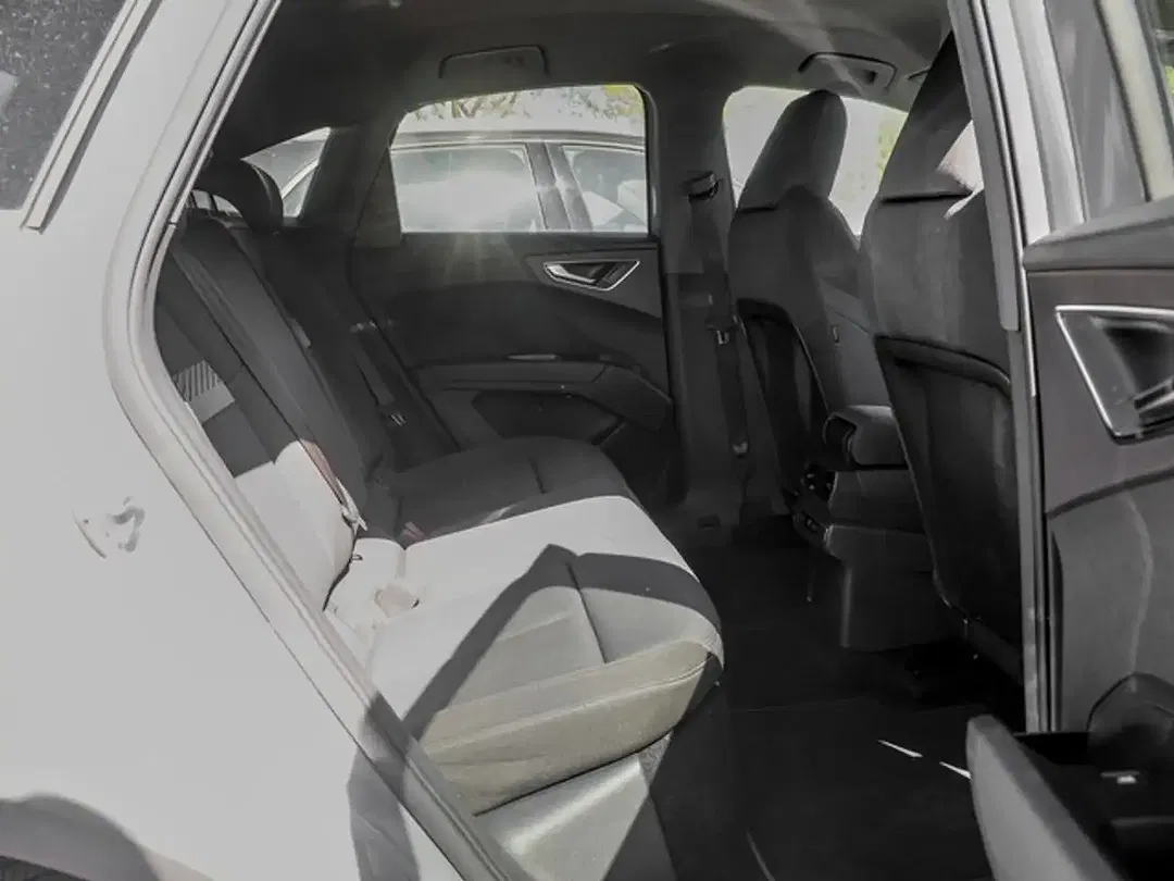 Audi Q4 e-tron - Thumbnail 6