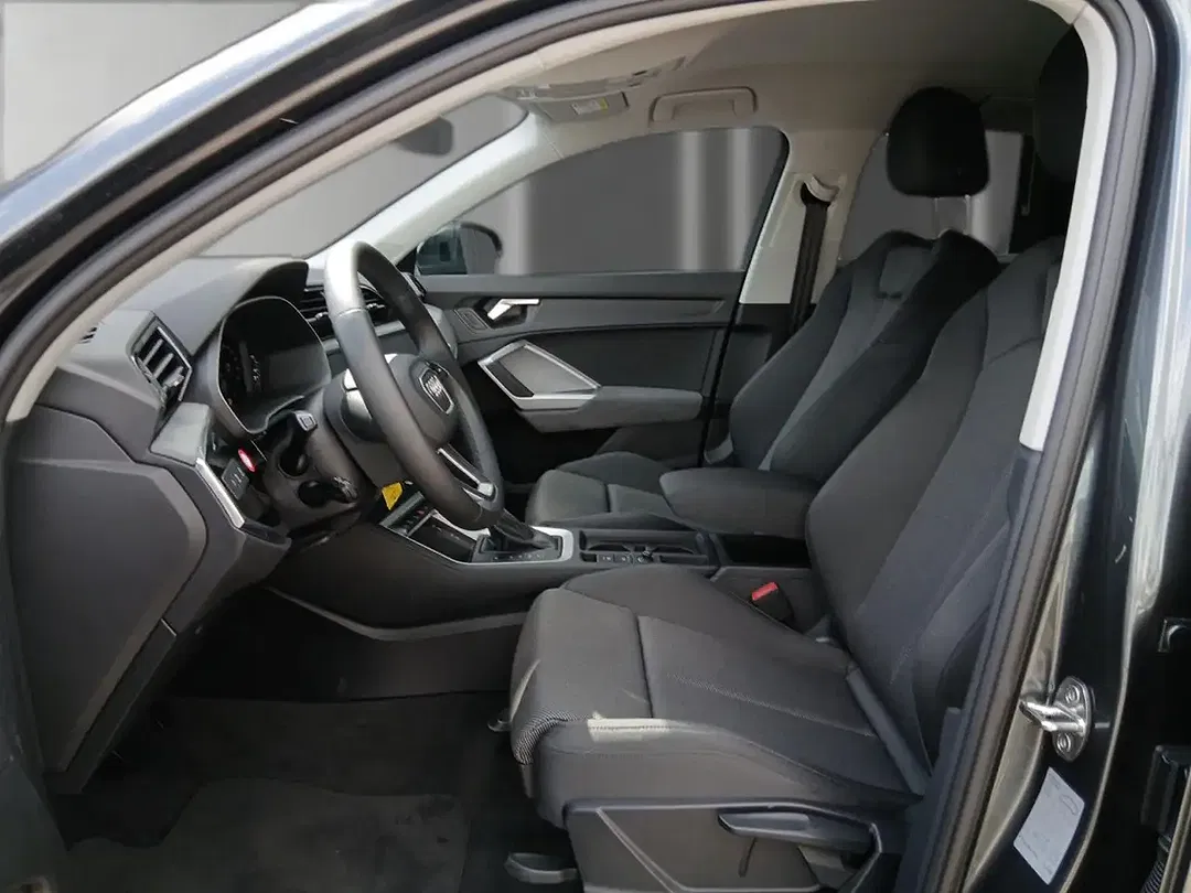 Audi Q3 - Thumbnail 9
