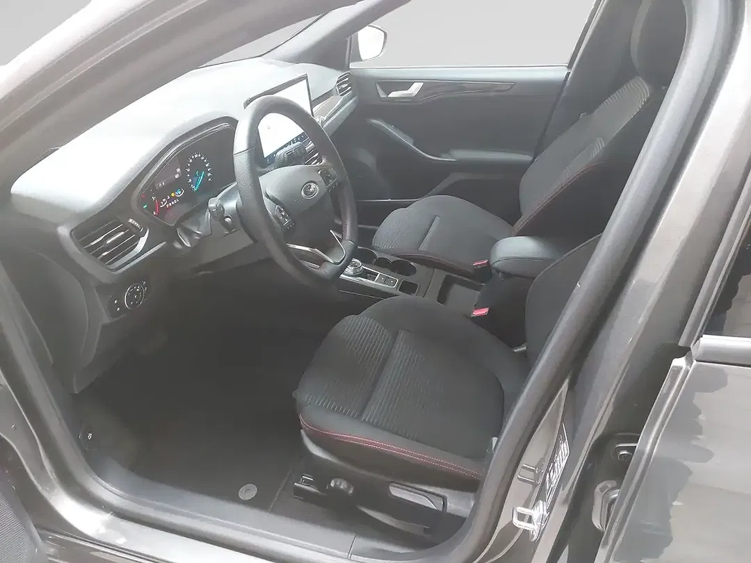Ford Focus - Thumbnail 5