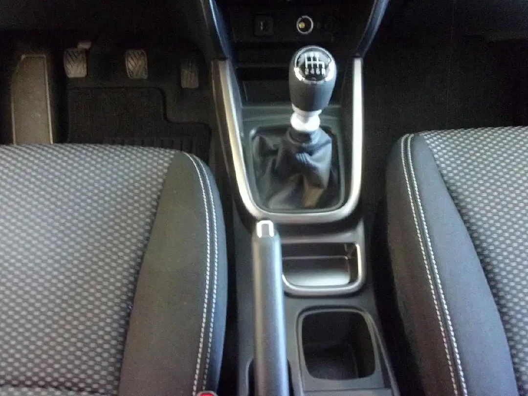 Suzuki Vitara - Thumbnail 15