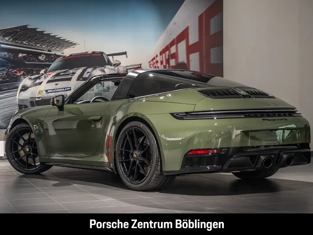 Porsche 992 - Thumbnail 3