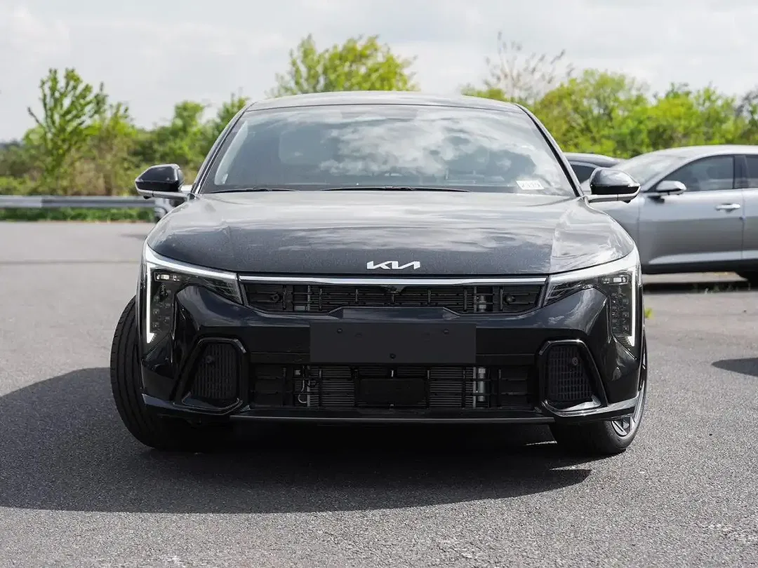 Kia K4 - Thumbnail 2