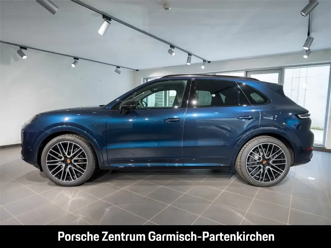 Porsche Cayenne - Thumbnail 2