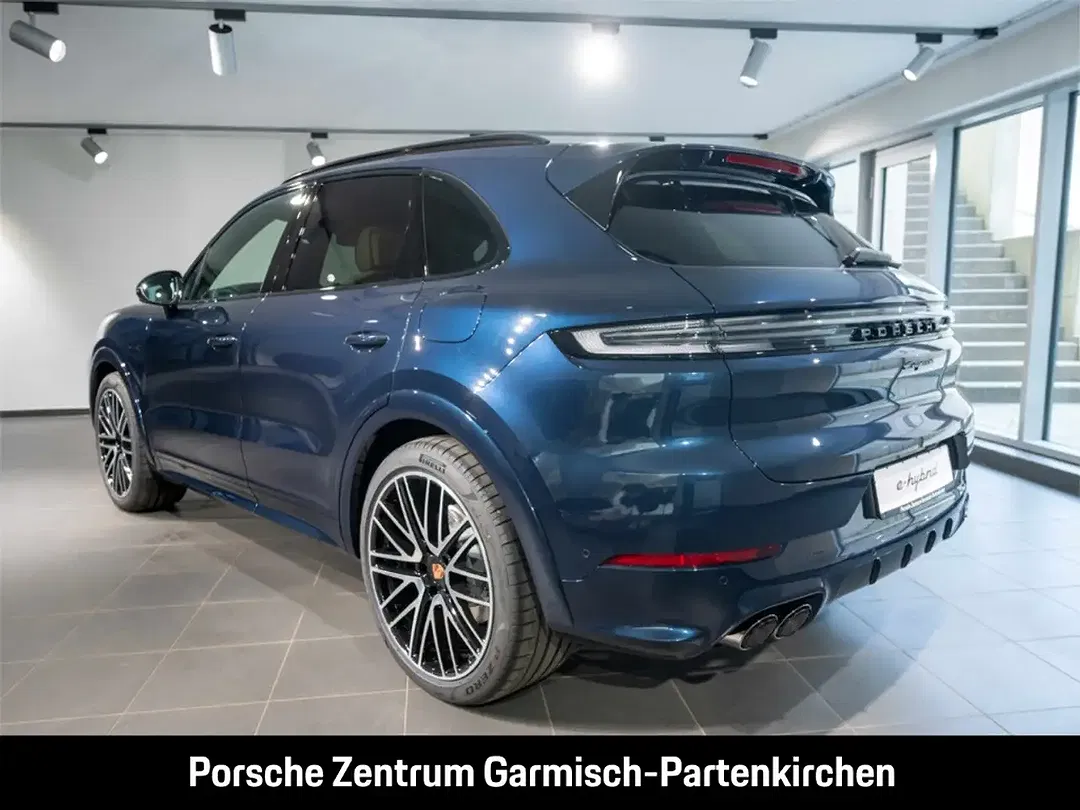 Porsche Cayenne - Thumbnail 3