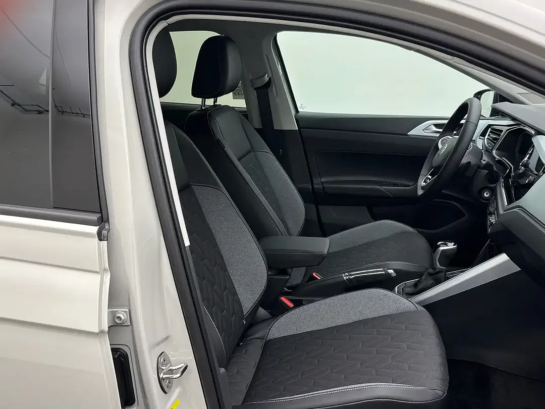 Volkswagen Polo - Thumbnail 10