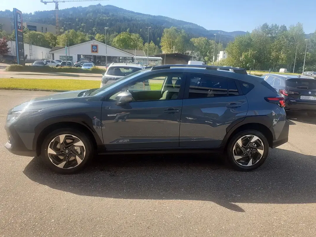 Subaru Crosstrek - Thumbnail 5