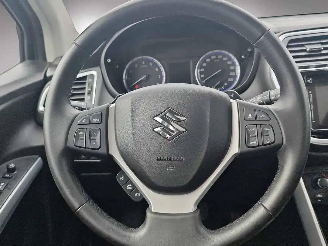 Suzuki SX4 S-Cross - Thumbnail 11