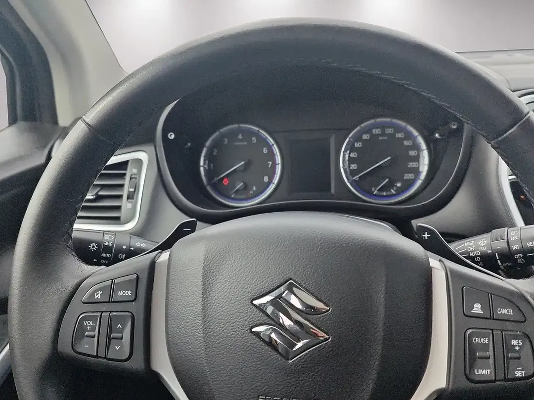 Suzuki SX4 S-Cross - Thumbnail 12