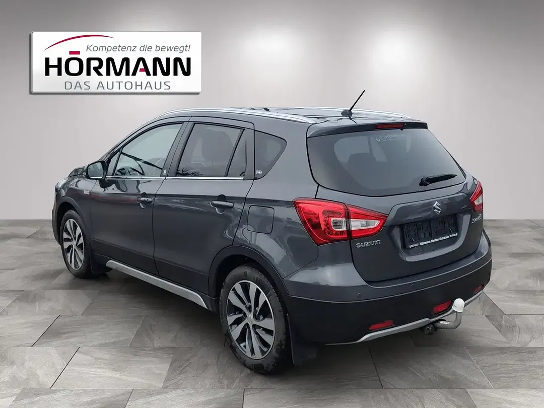 Suzuki SX4 S-Cross - Thumbnail 3