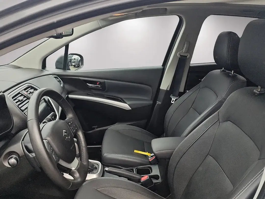Suzuki SX4 S-Cross - Thumbnail 9