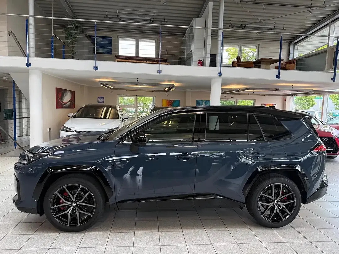 Toyota RAV 4 - Thumbnail 6