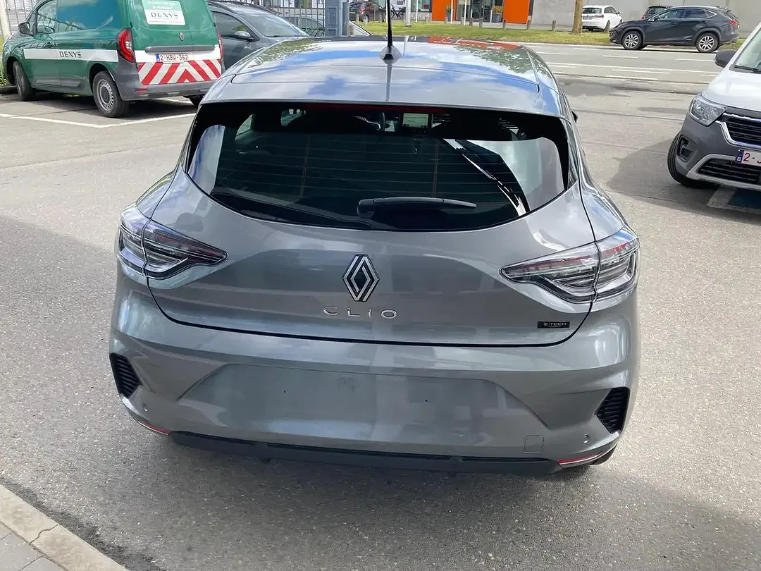 Renault Clio - Thumbnail 6