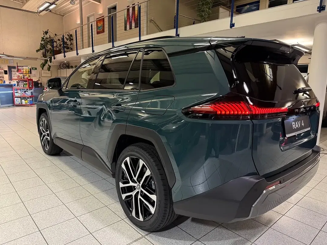 Toyota RAV 4 - Thumbnail 11