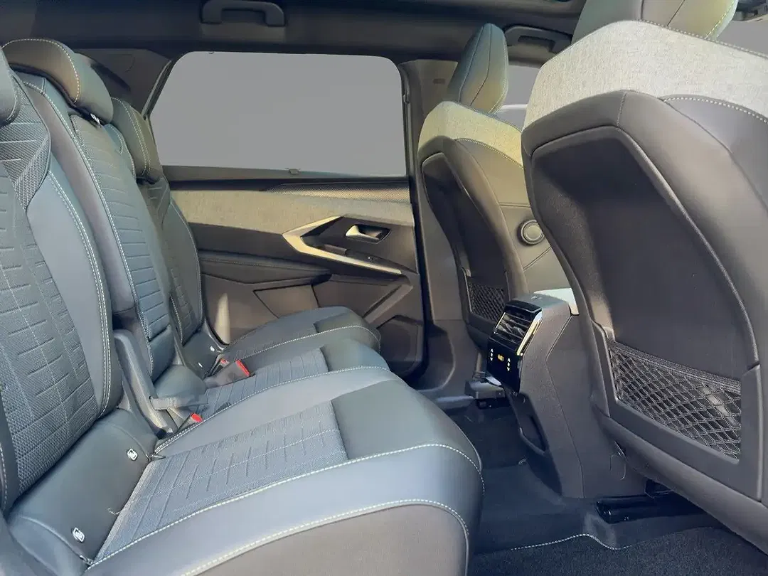 Peugeot 5008 - Thumbnail 9