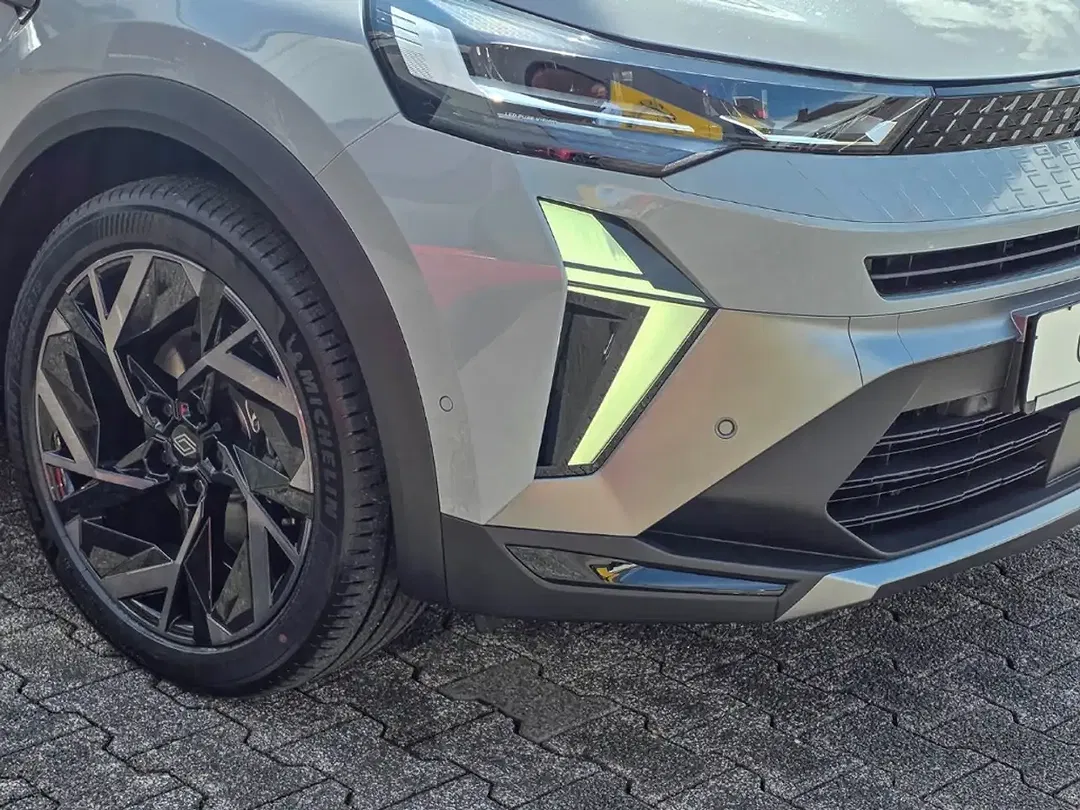 Renault Captur - Thumbnail 3