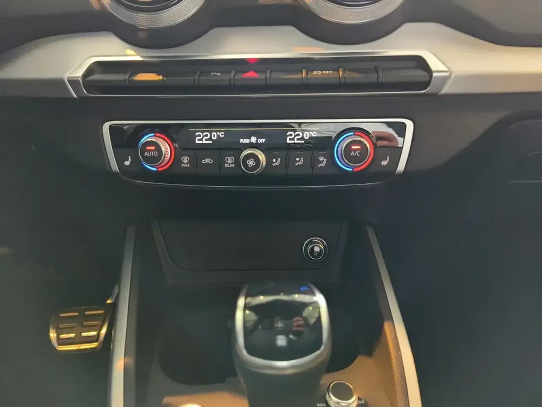 Audi Q2 - Thumbnail 11
