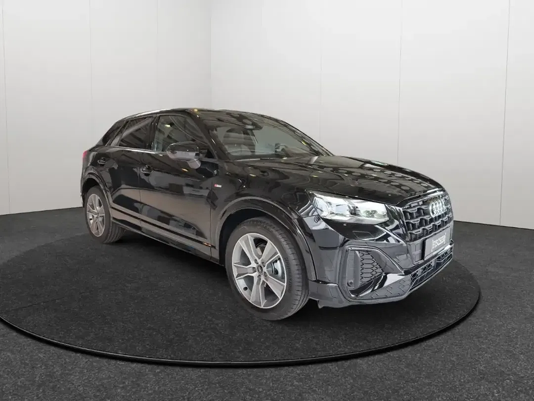 Audi Q2 - Thumbnail 3