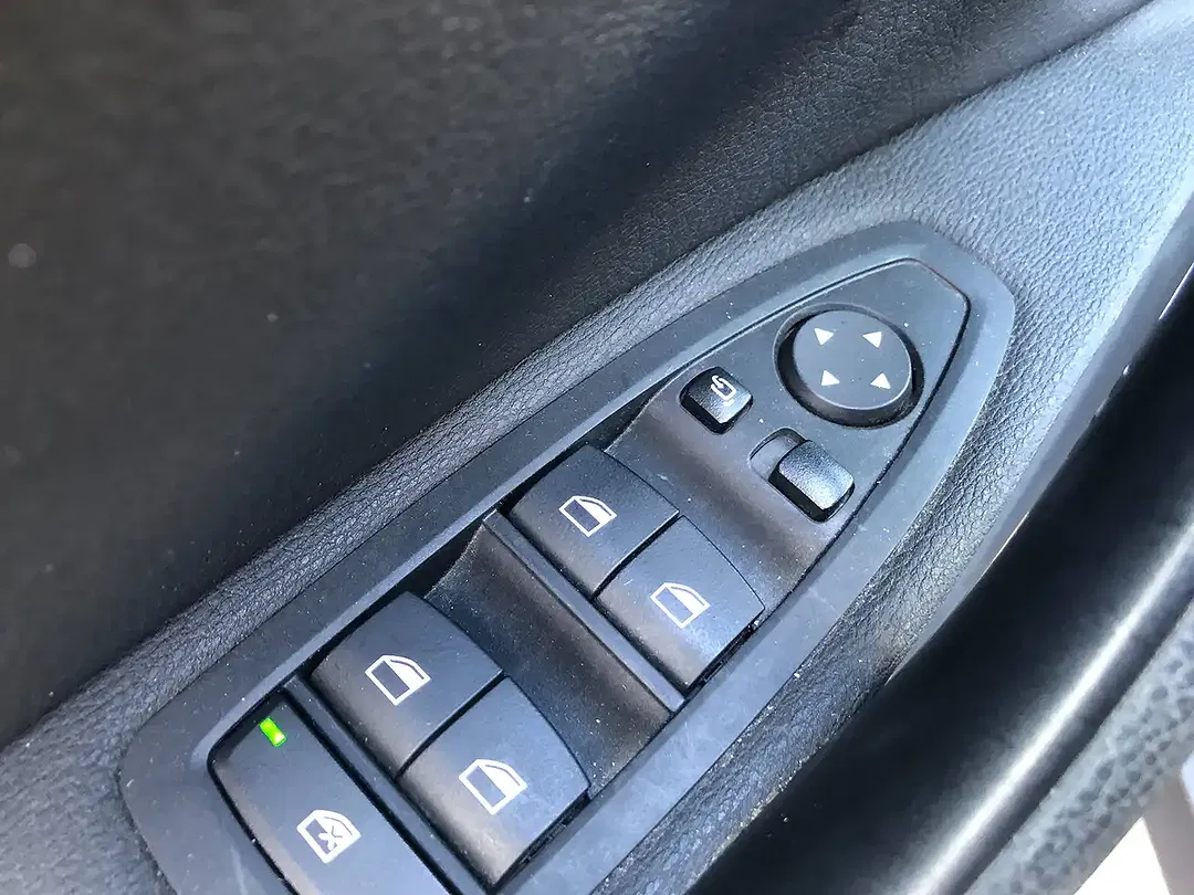 BMW X1 - Thumbnail 11