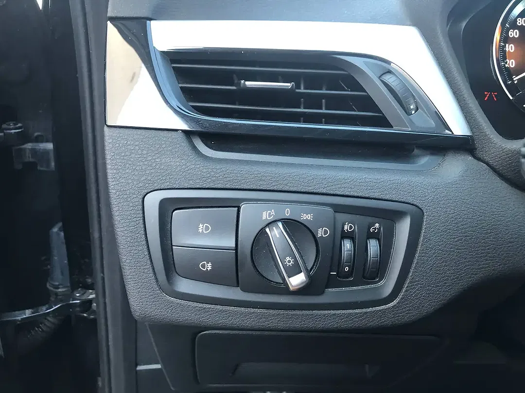 BMW X1 - Thumbnail 12