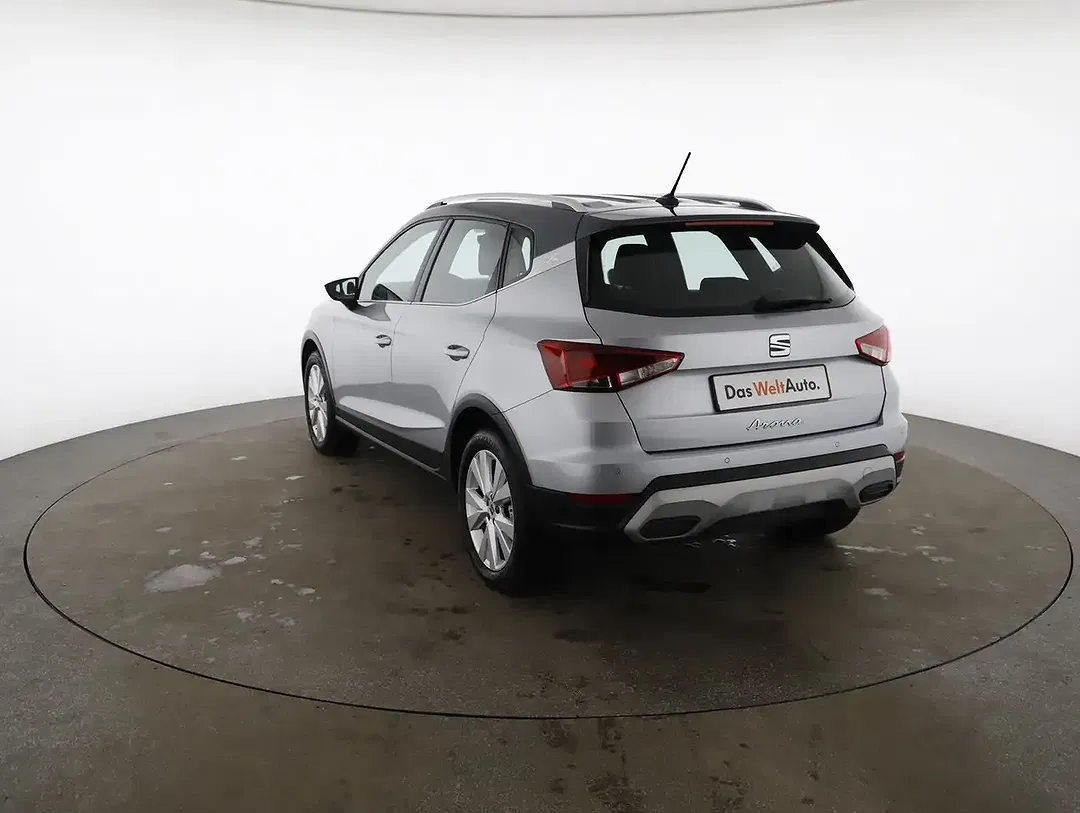 SEAT Arona - Thumbnail 2
