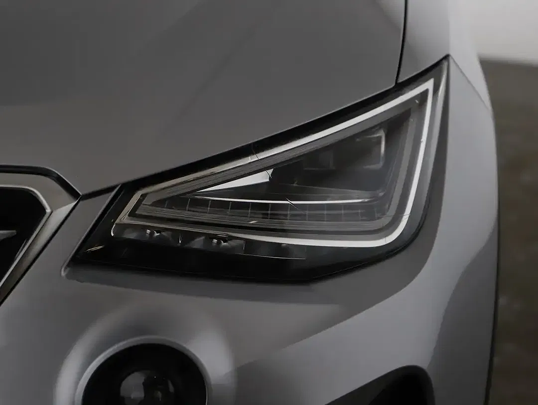 SEAT Arona - Thumbnail 3