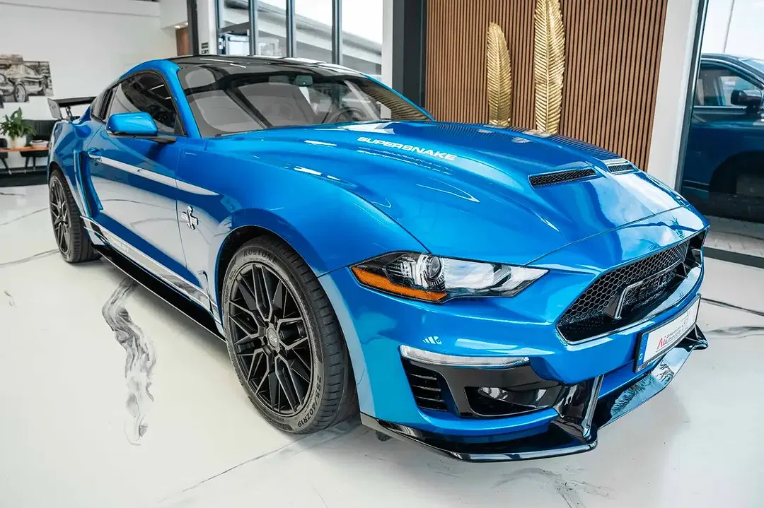 Ford Mustang - Thumbnail 3