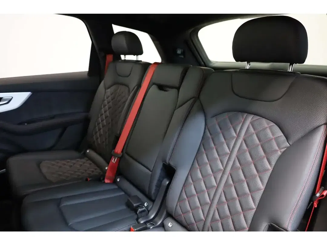 Audi Q7 - Thumbnail 10