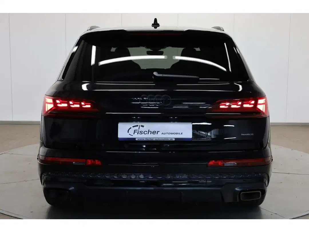 Audi Q7 - Thumbnail 5