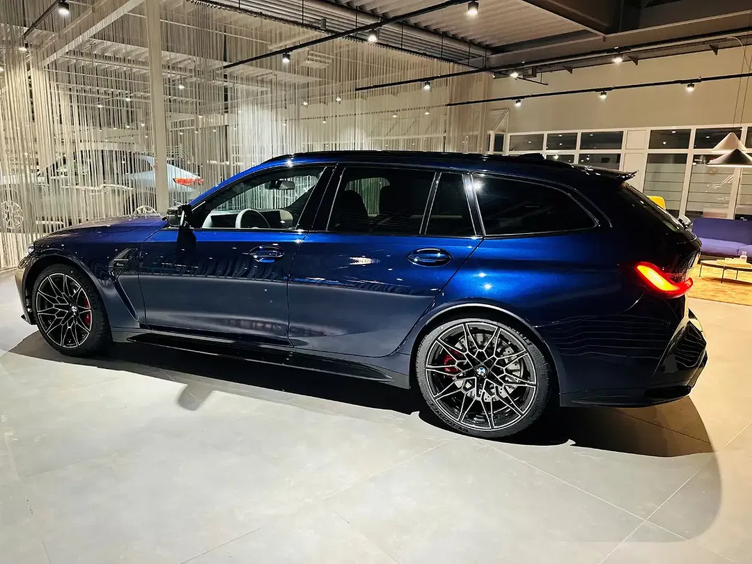 BMW M3 - Thumbnail 4