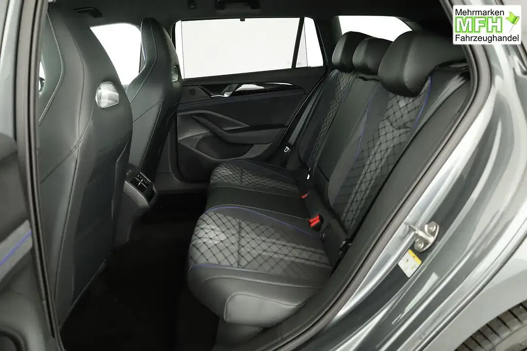 Volkswagen Passat Variant - Thumbnail 10