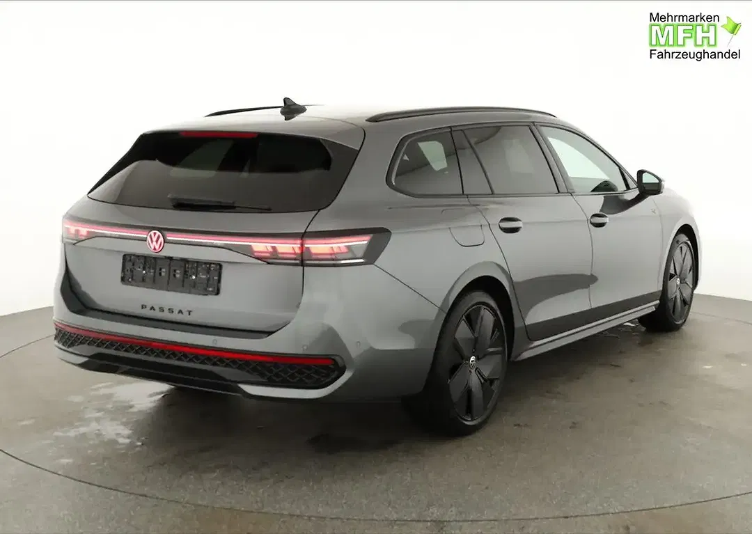 Volkswagen Passat Variant - Thumbnail 2